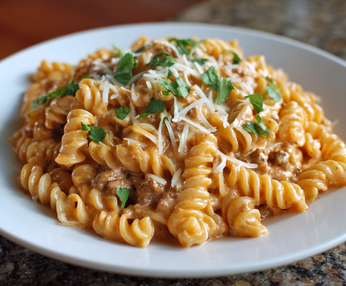 Crockpot salsa ranch pasta